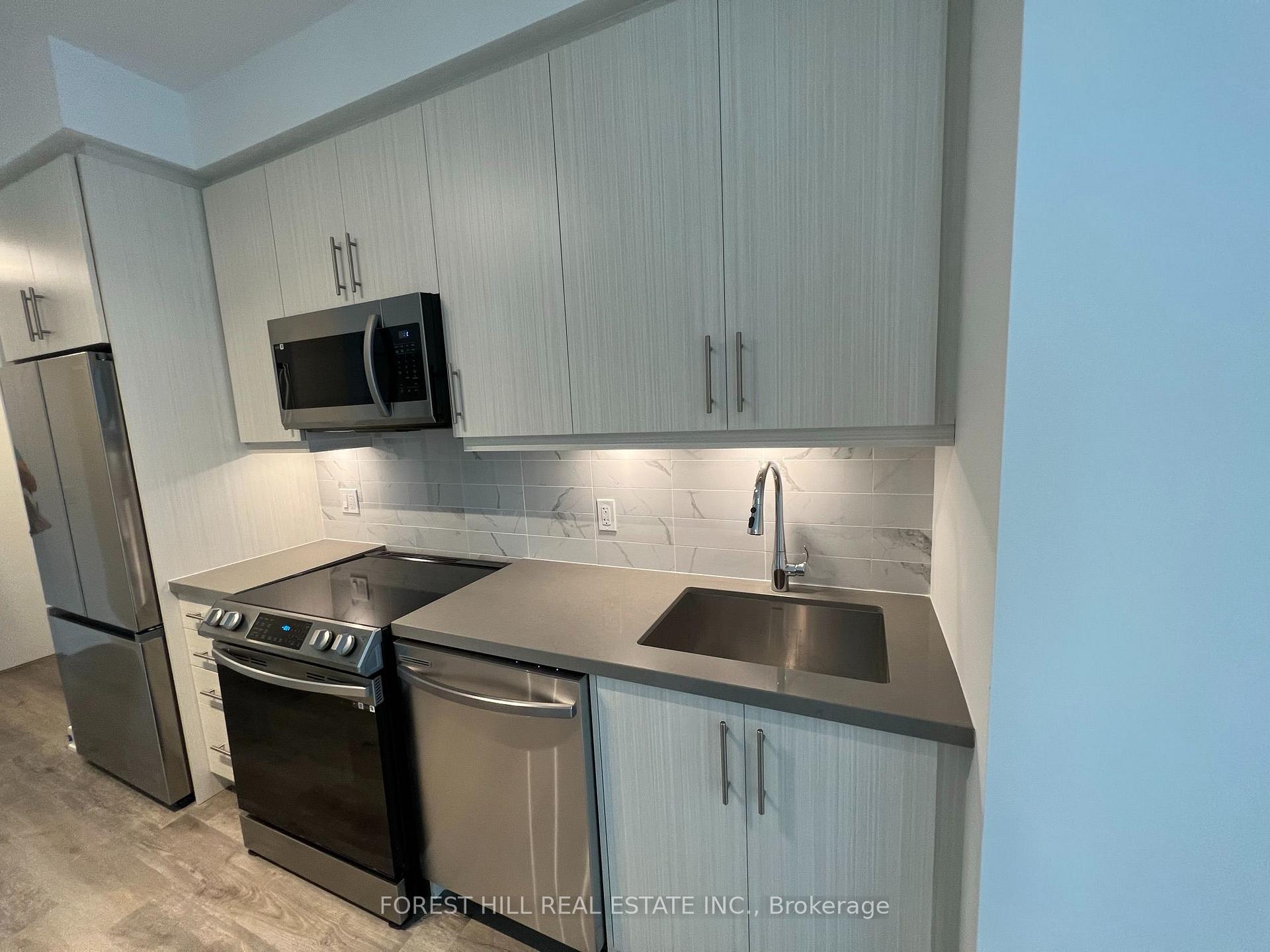 Photo 4 of Unit 705, 105 Oneida Crescent, Richmond Hill, Langstaff — HOMEH