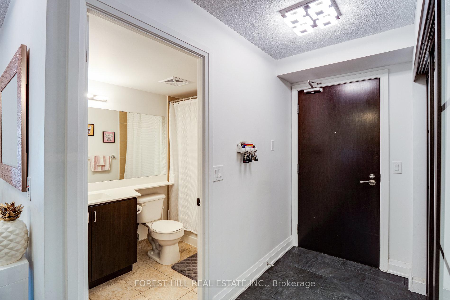 Photo 3 of Unit 214, 30 North Park Road, Vaughan, Beverley Glen — HOMEH