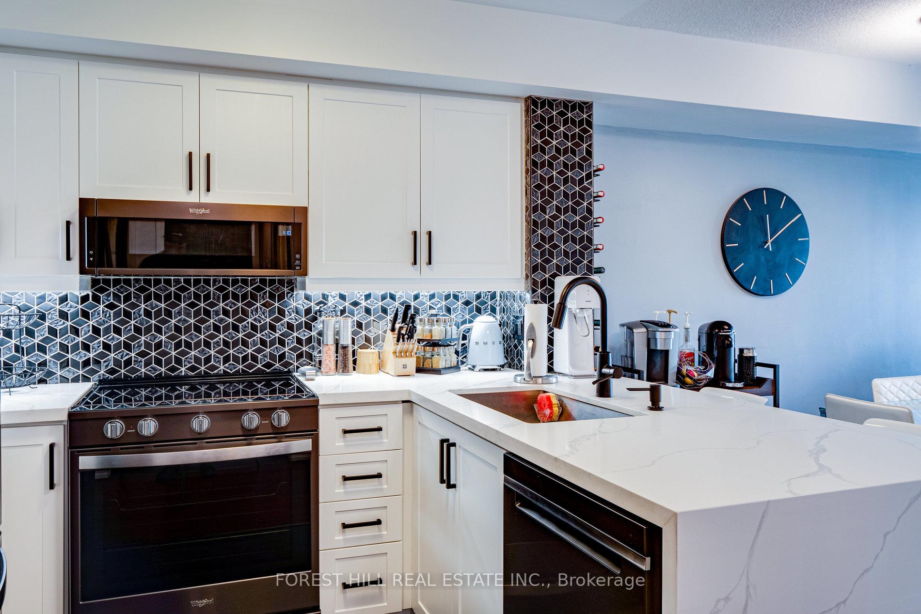 Photo 9 of Unit 214, 30 North Park Road, Vaughan, Beverley Glen — HOMEH