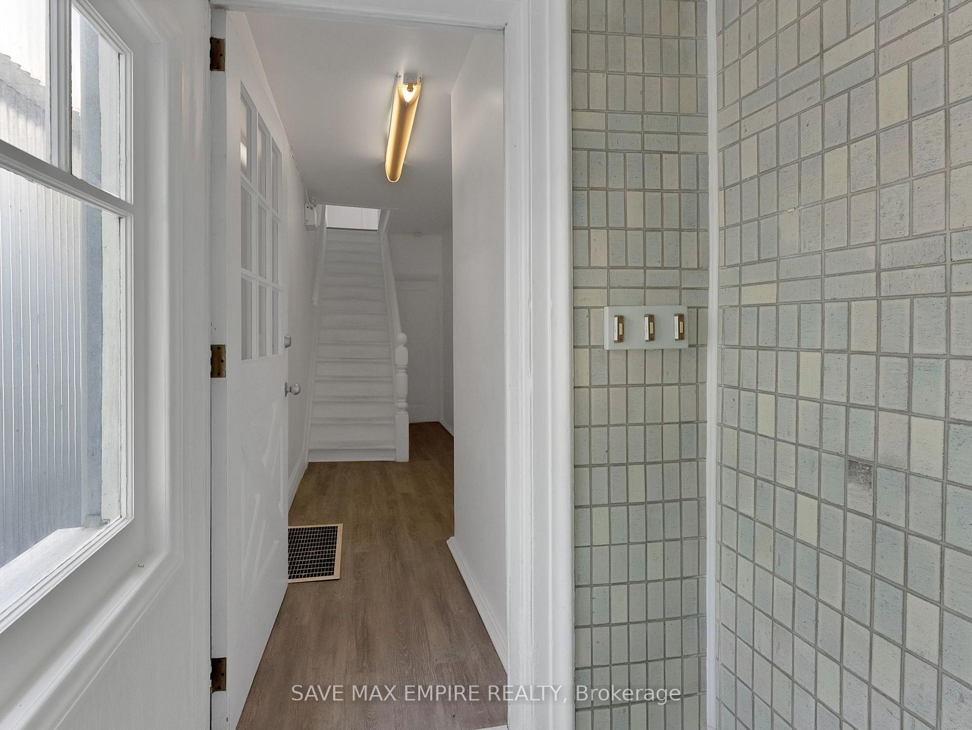 Photo 4 of 19 Minto Street, Toronto, Greenwood-Coxwell — HOMEH