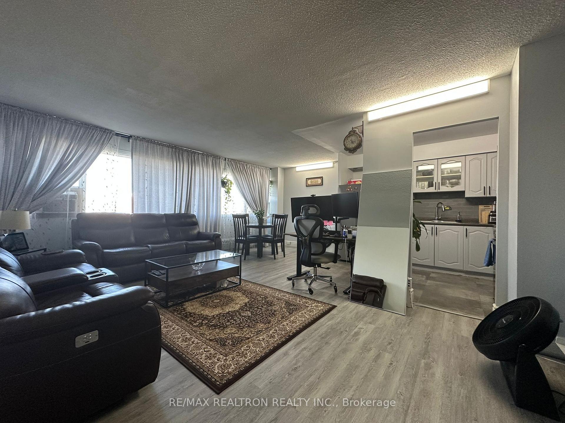 Photo 5 of Unit 1401, 100 Leeward Glenway, Toronto, Flemingdon Park — HOMEH
