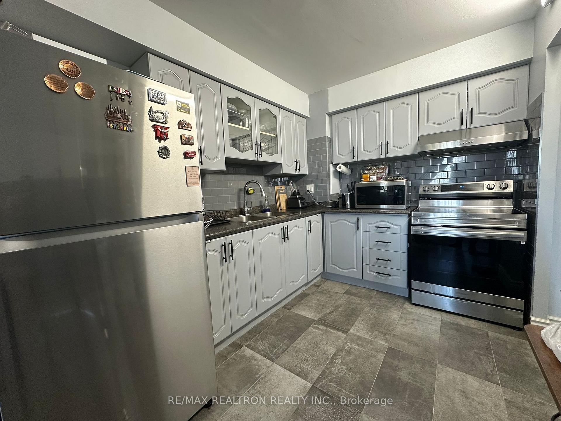 Photo 7 of Unit 1401, 100 Leeward Glenway, Toronto, Flemingdon Park — HOMEH