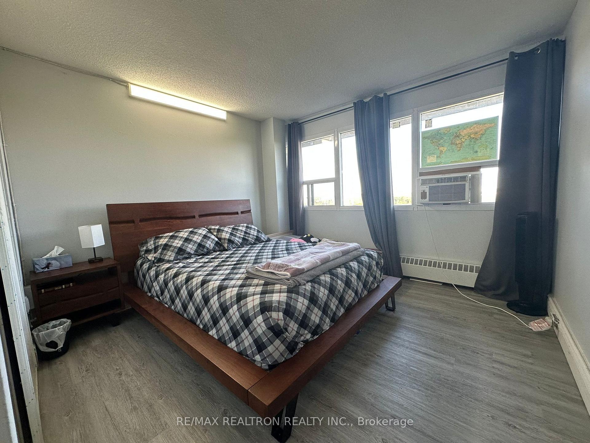 Photo 9 of Unit 1401, 100 Leeward Glenway, Toronto, Flemingdon Park — HOMEH
