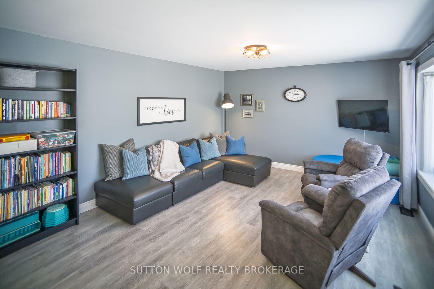 Photo 4 of 112 Metcalfe Street E, Strathroy-Caradoc, SE — HOMEH
