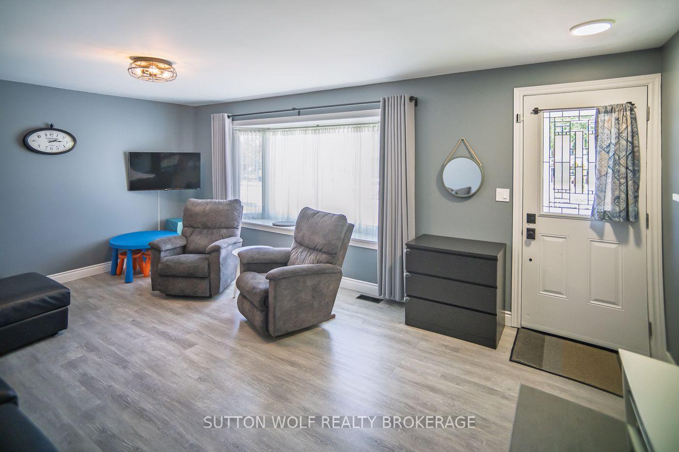 Photo 5 of 112 Metcalfe Street E, Strathroy-Caradoc, SE — HOMEH