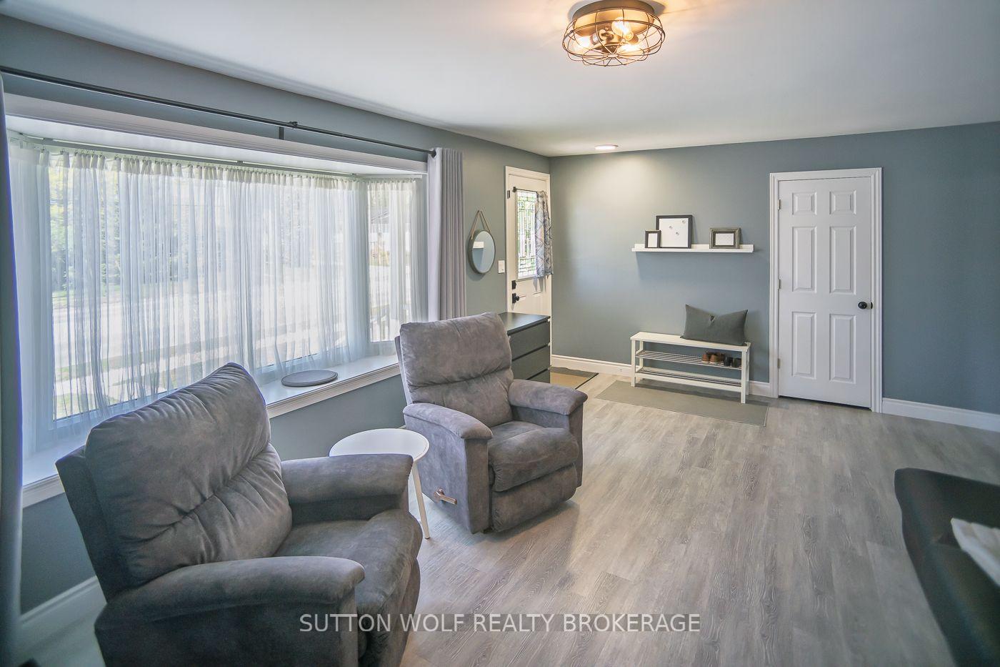 Photo 6 of 112 Metcalfe Street E, Strathroy-Caradoc, SE — HOMEH