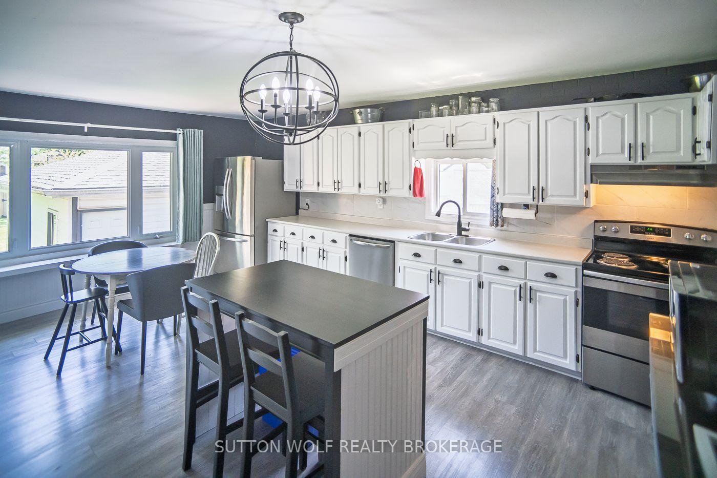 Photo 7 of 112 Metcalfe Street E, Strathroy-Caradoc, SE — HOMEH