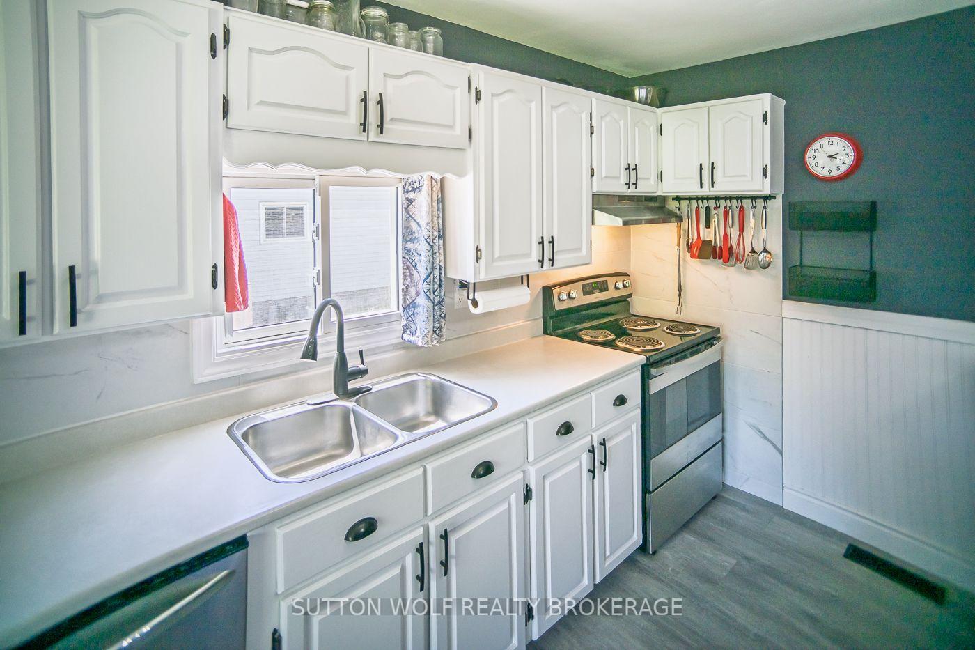 Photo 11 of 112 Metcalfe Street E, Strathroy-Caradoc, SE — HOMEH