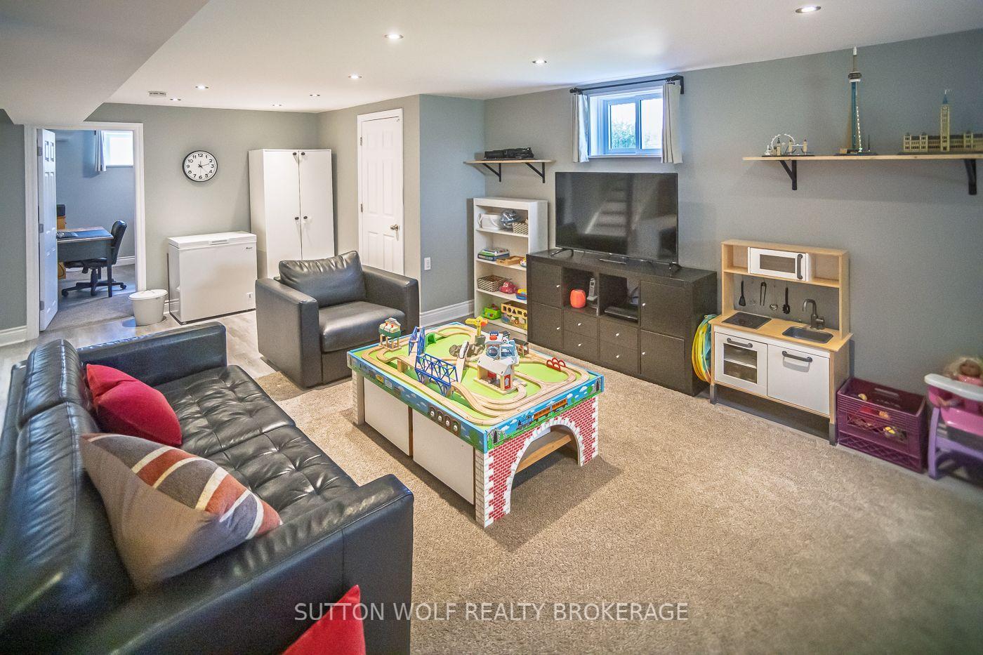 Photo 32 of 112 Metcalfe Street E, Strathroy-Caradoc, SE — HOMEH