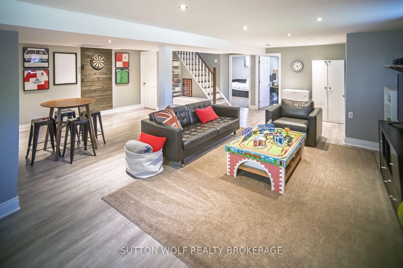 Photo 34 of 112 Metcalfe Street E, Strathroy-Caradoc, SE — HOMEH