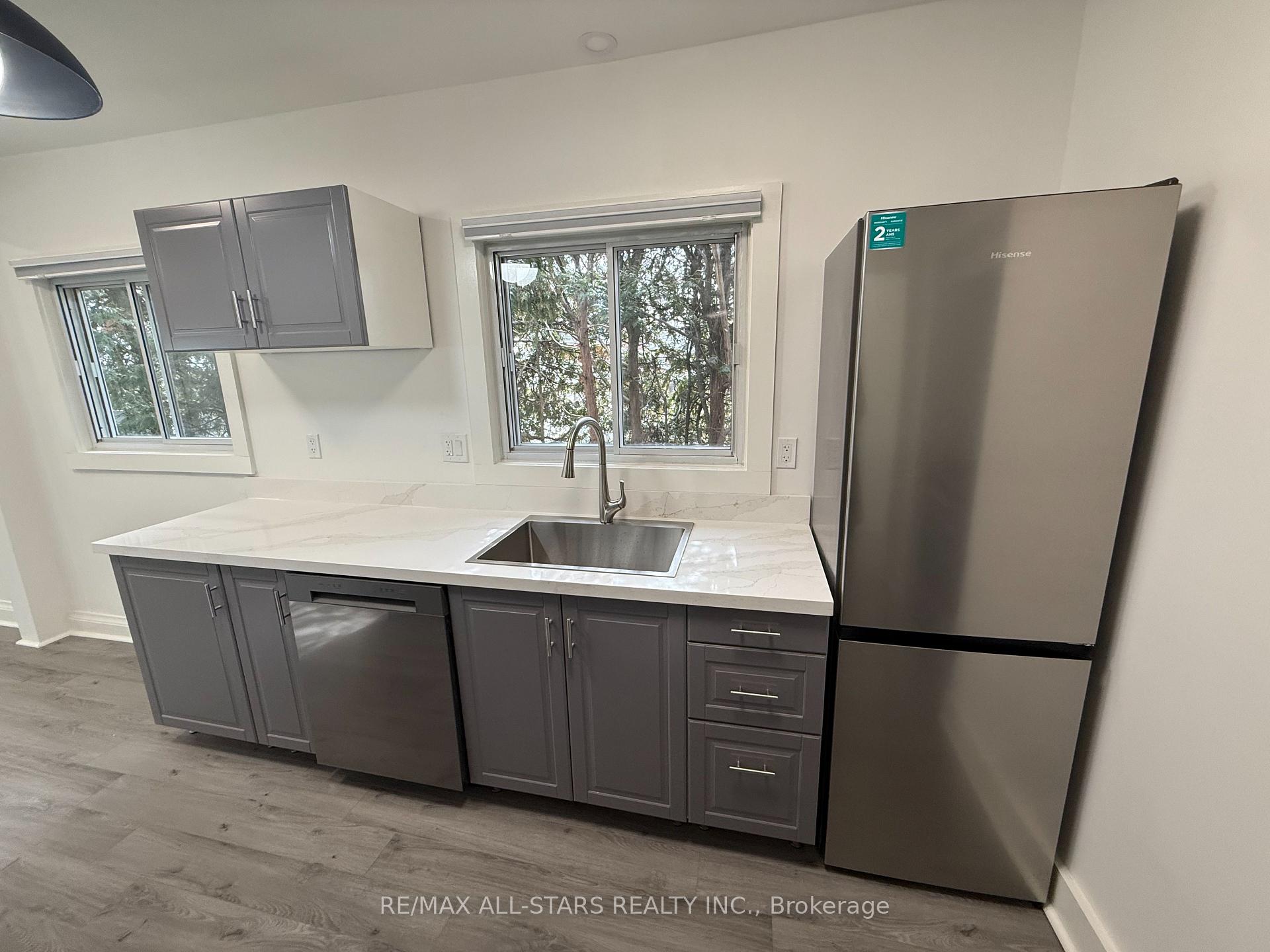 Photo 3 of Unit 2, 92 Thirty Ninth Street, Etobicoke, Long Branch — HOMEH