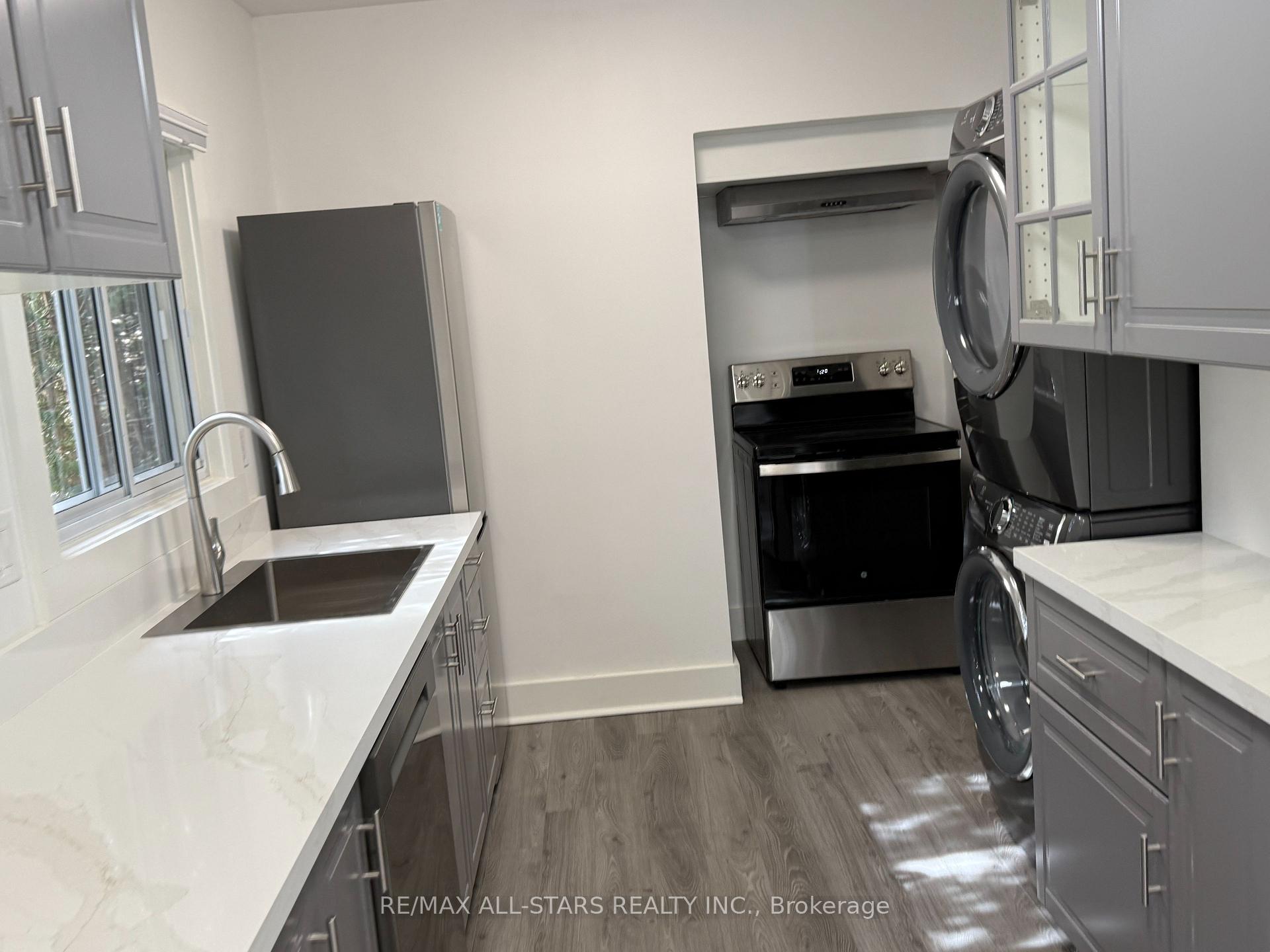 Photo 5 of Unit 2, 92 Thirty Ninth Street, Etobicoke, Long Branch — HOMEH