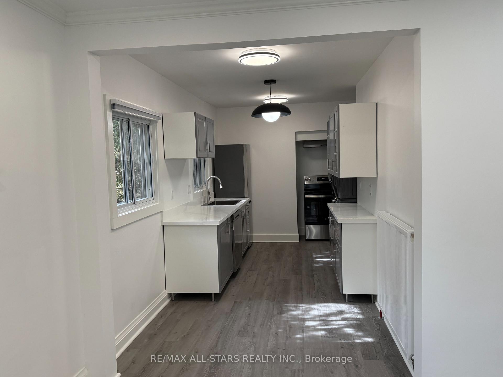 Photo 9 of Unit 2, 92 Thirty Ninth Street, Etobicoke, Long Branch — HOMEH