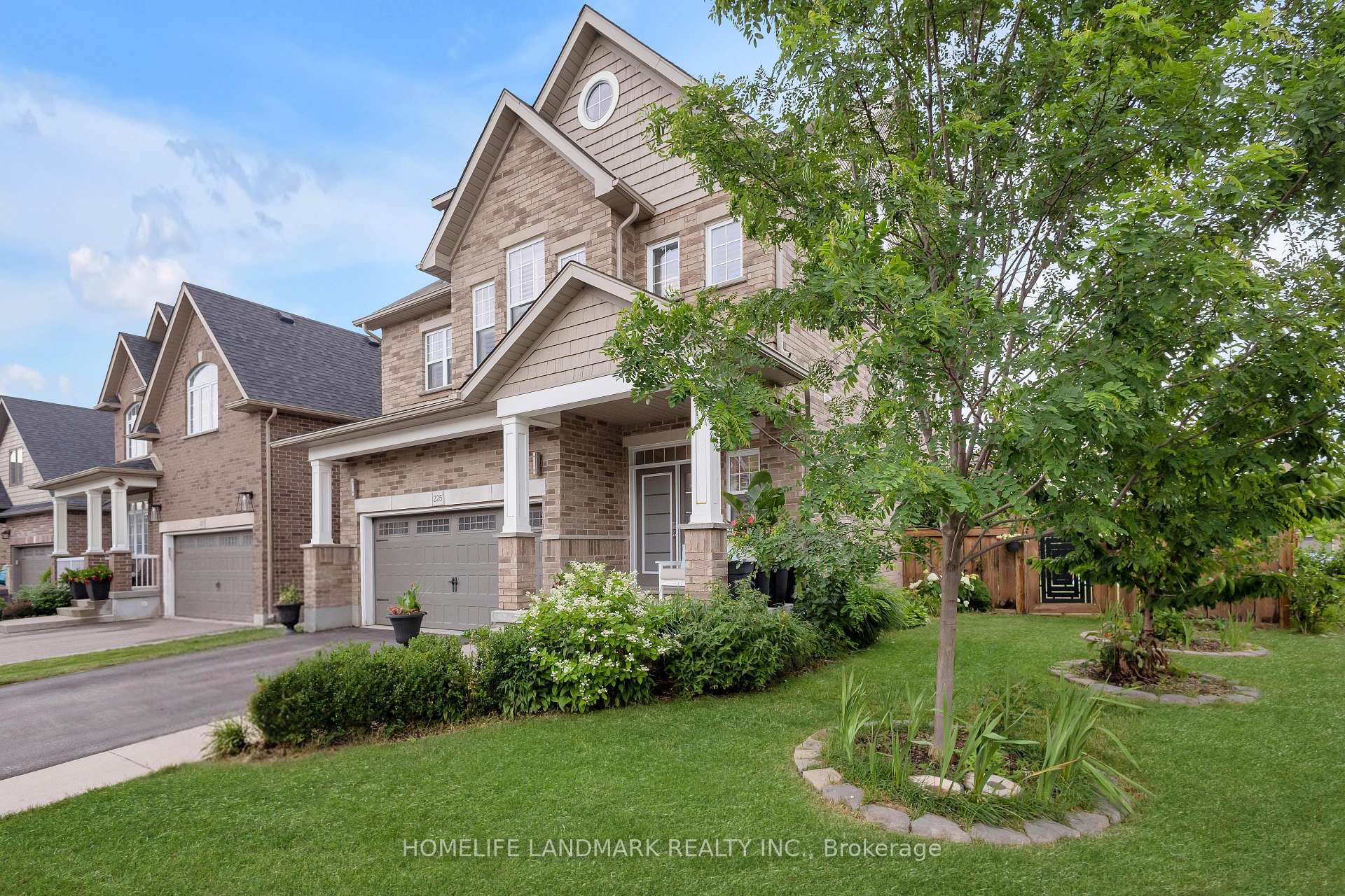 Photo 2 of 225 Tremaine Crescent, Kitchener, Idlewood — HOMEH