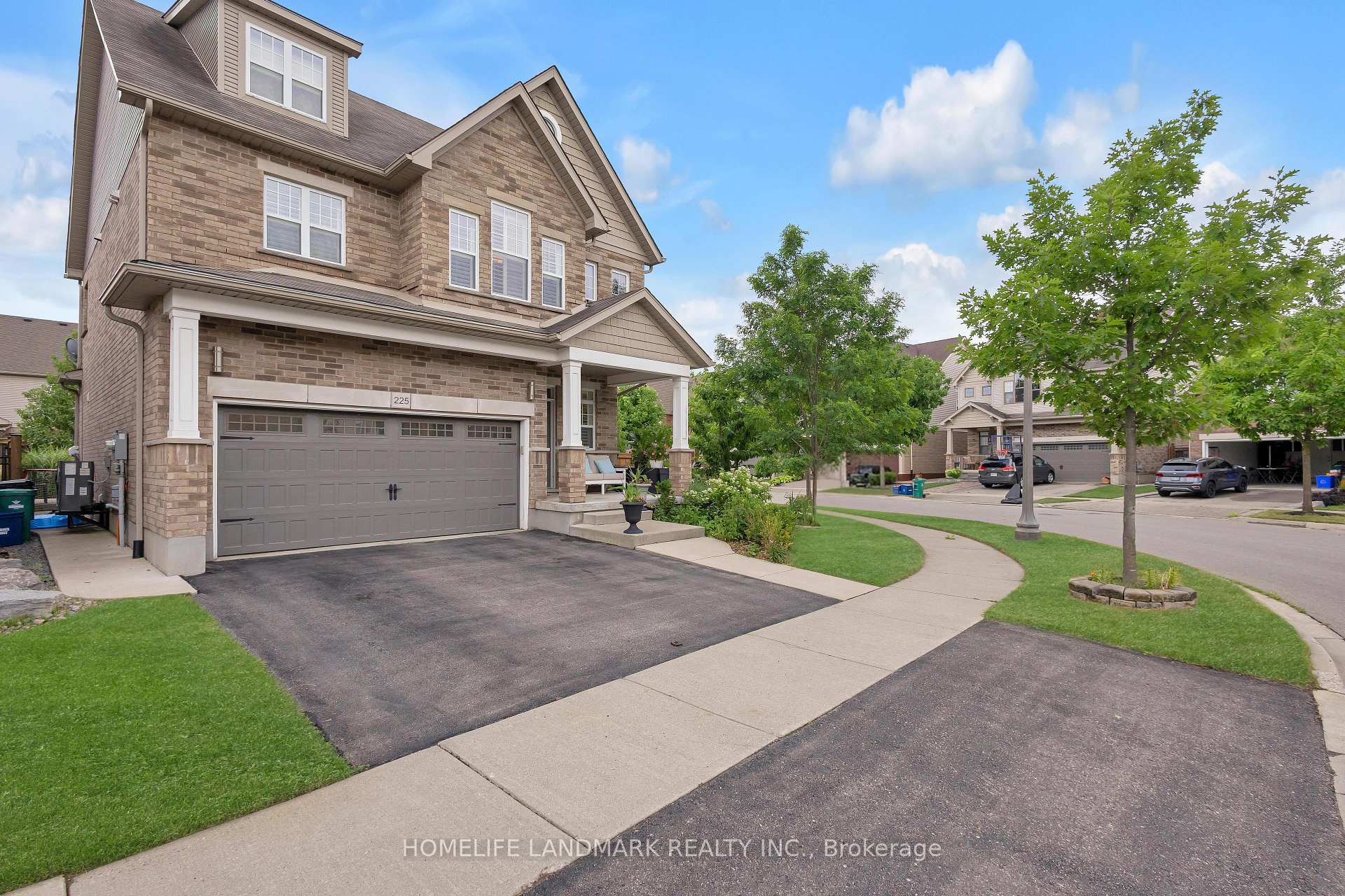 Photo 4 of 225 Tremaine Crescent, Kitchener, Idlewood — HOMEH