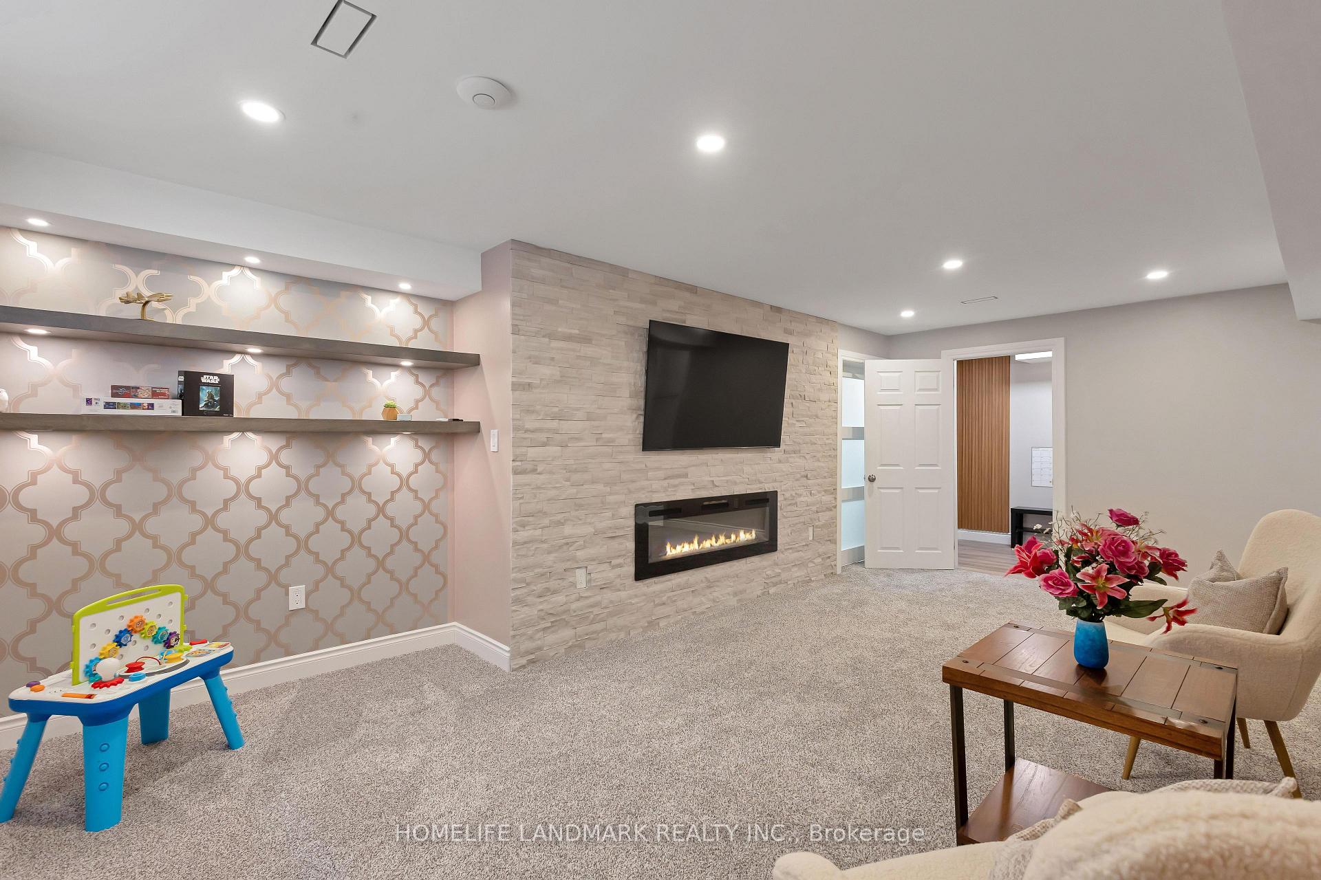 Photo 38 of 225 Tremaine Crescent, Kitchener, Idlewood — HOMEH