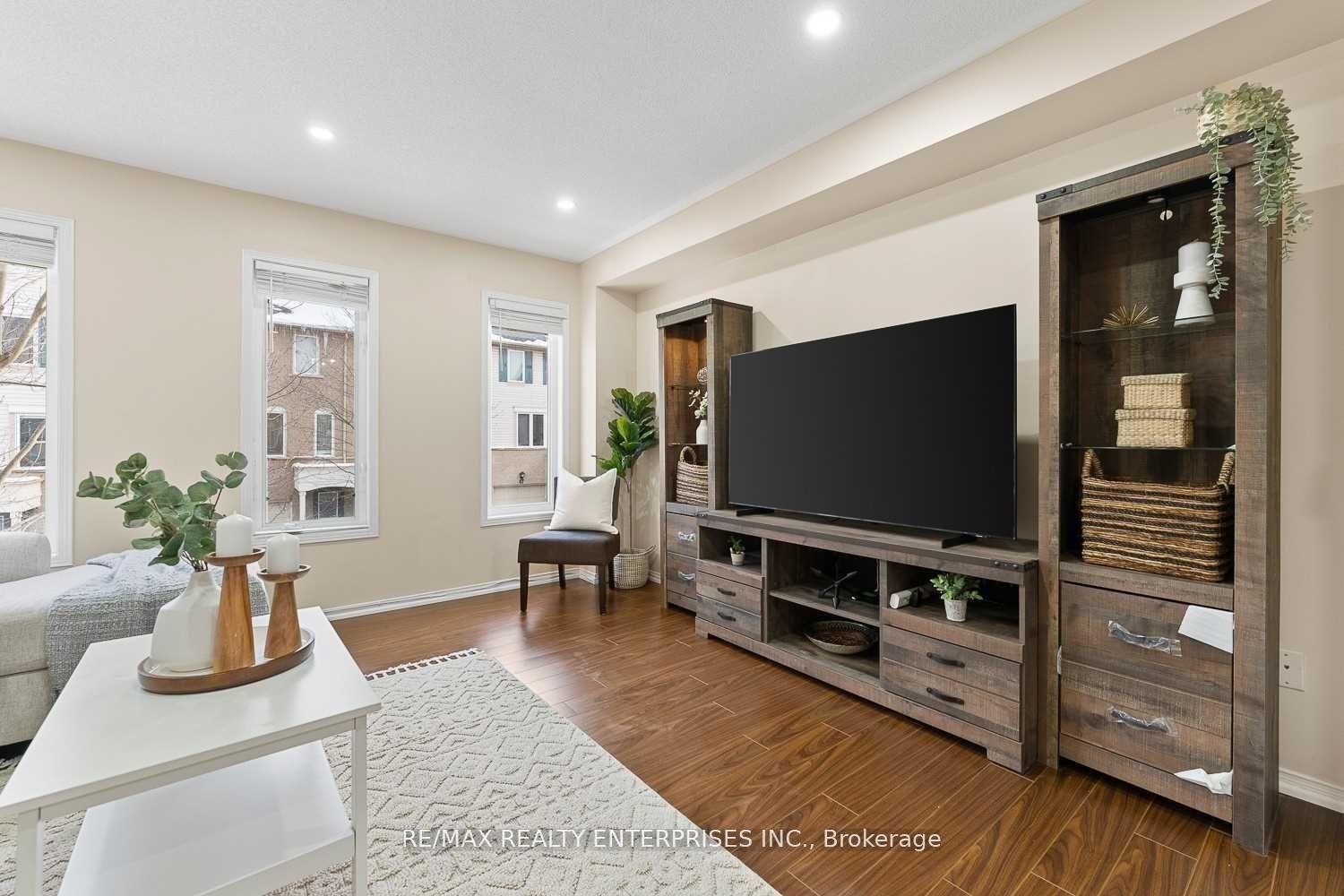 Photo 27 of 50 McGonigal Lane, Ajax, Central — HOMEH
