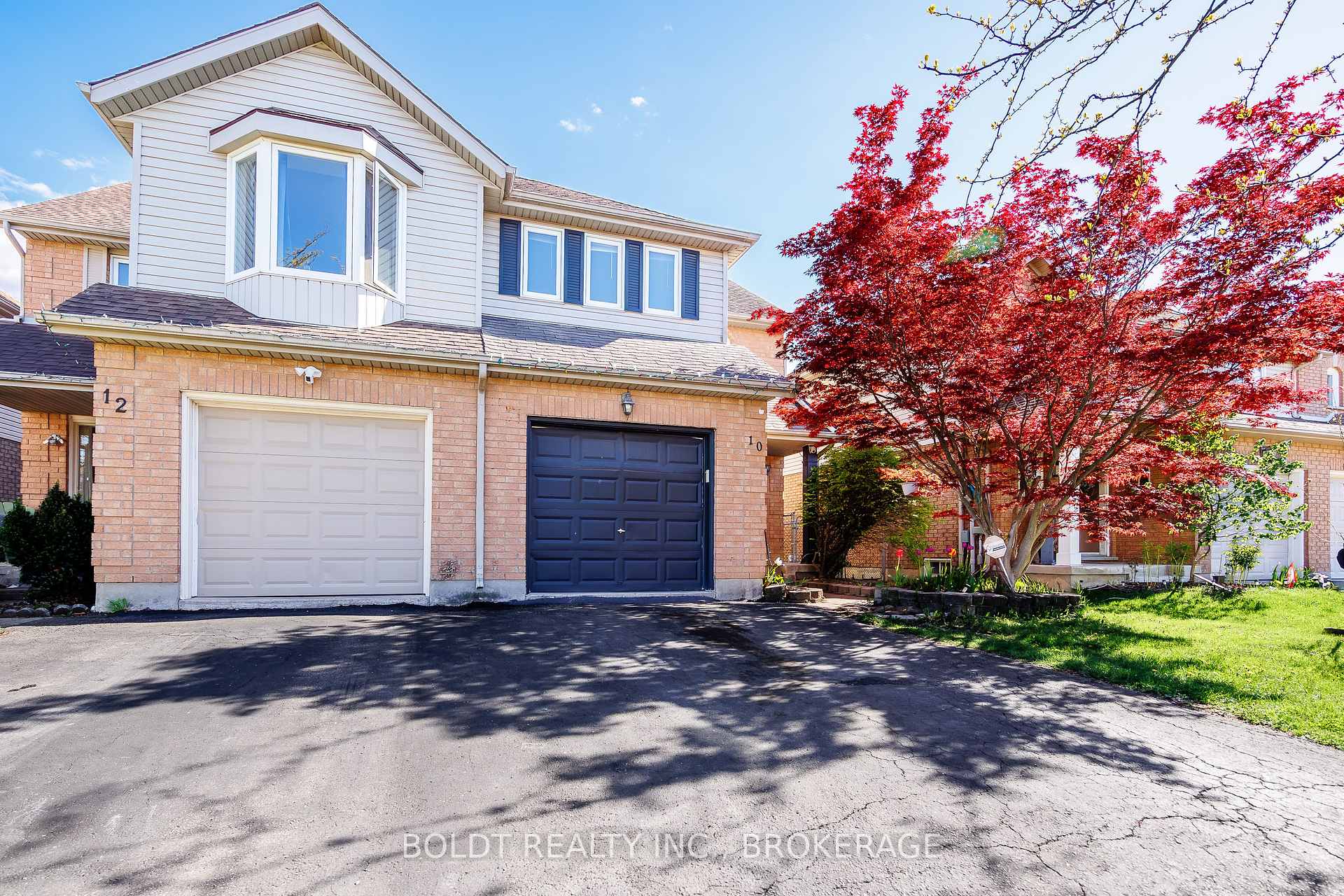 Photo 2 of 10 Maria Street, St. Catharines, Rykert/Vansickle — HOMEH