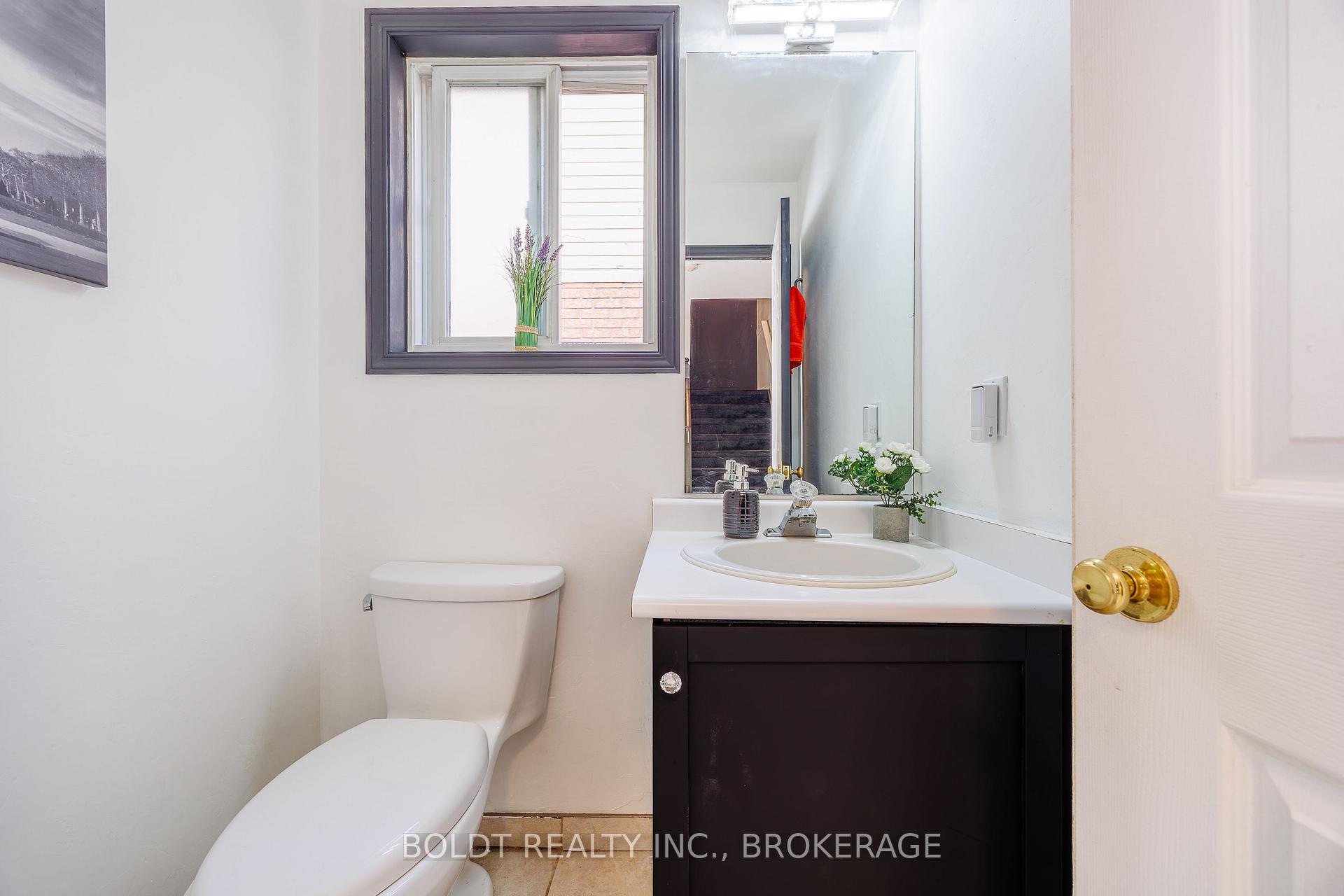 Photo 9 of 10 Maria Street, St. Catharines, Rykert/Vansickle — HOMEH