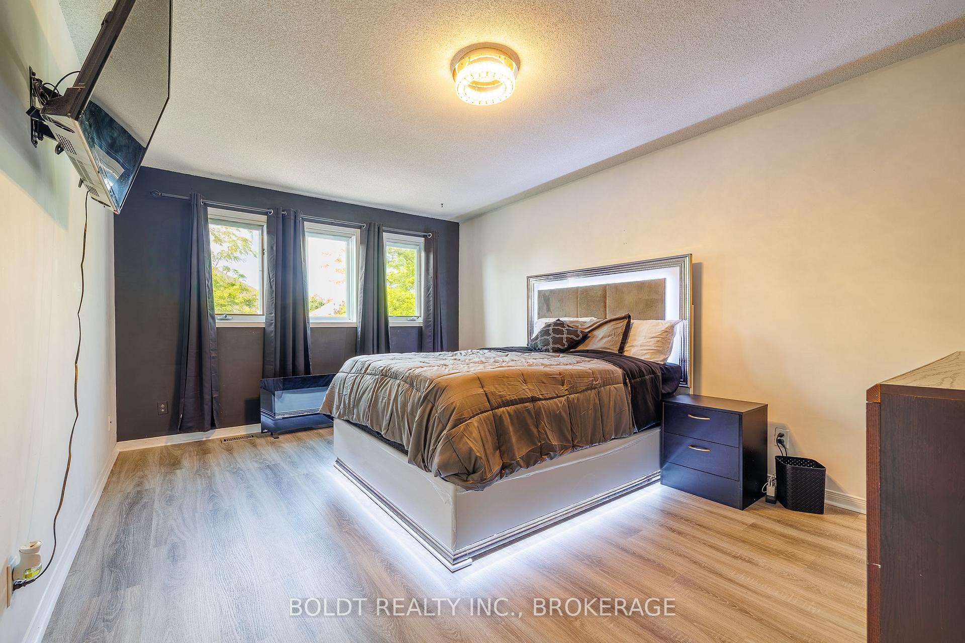 Photo 11 of 10 Maria Street, St. Catharines, Rykert/Vansickle — HOMEH