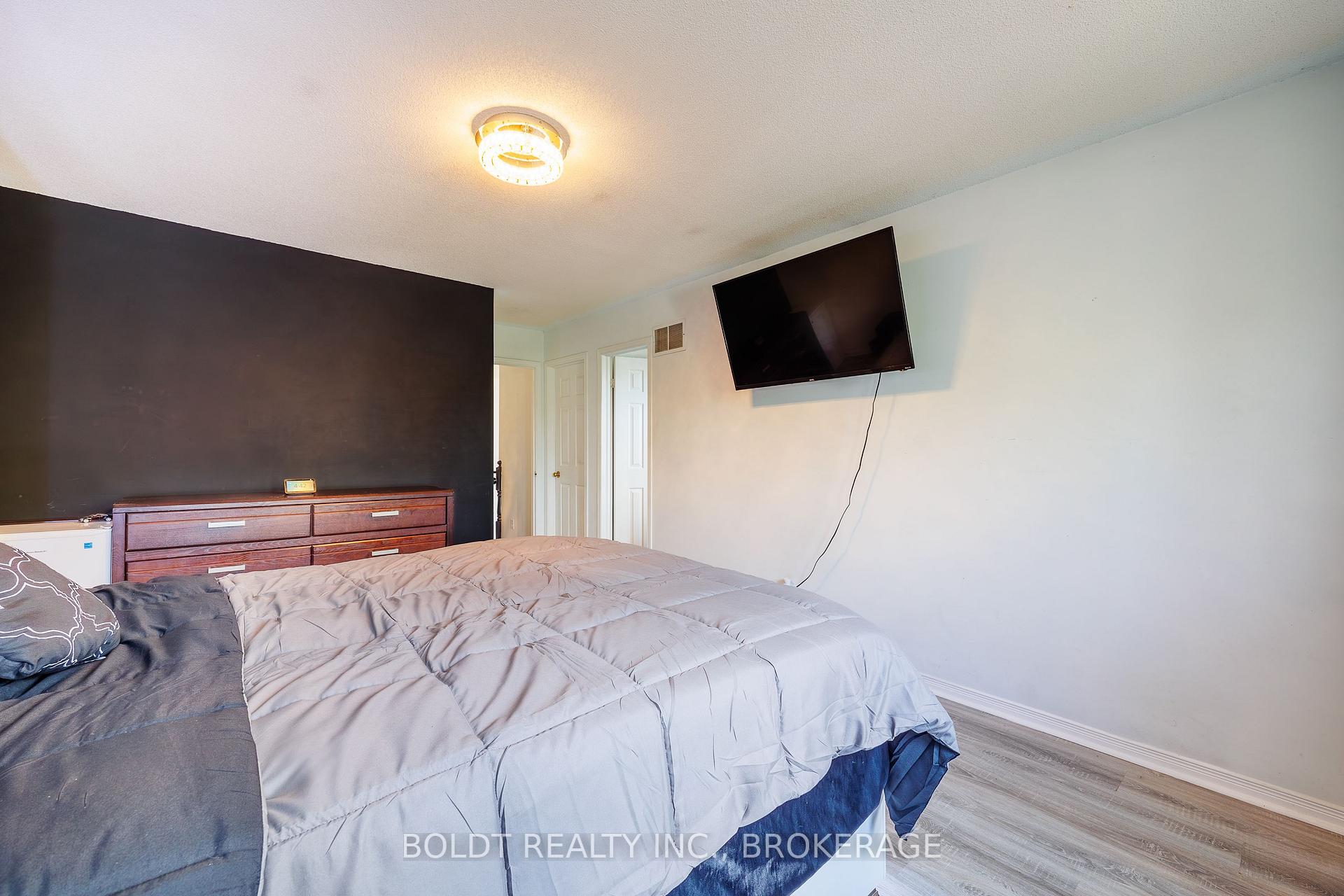Photo 12 of 10 Maria Street, St. Catharines, Rykert/Vansickle — HOMEH