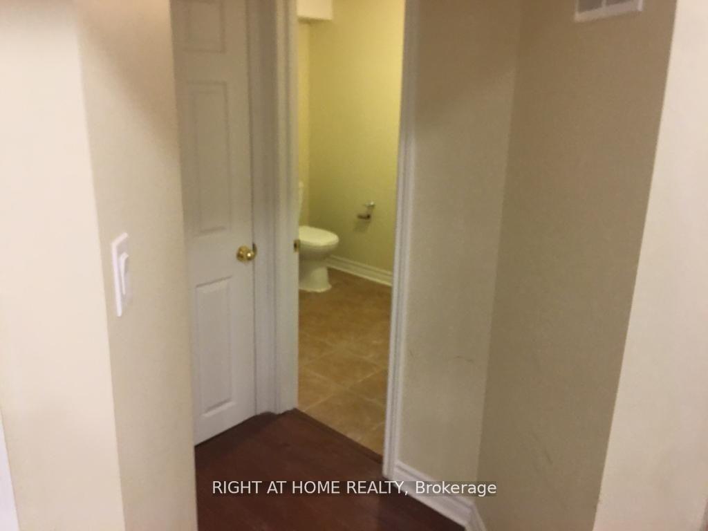 Front of Unit Basemnt, 5813 Raftsman cove Street