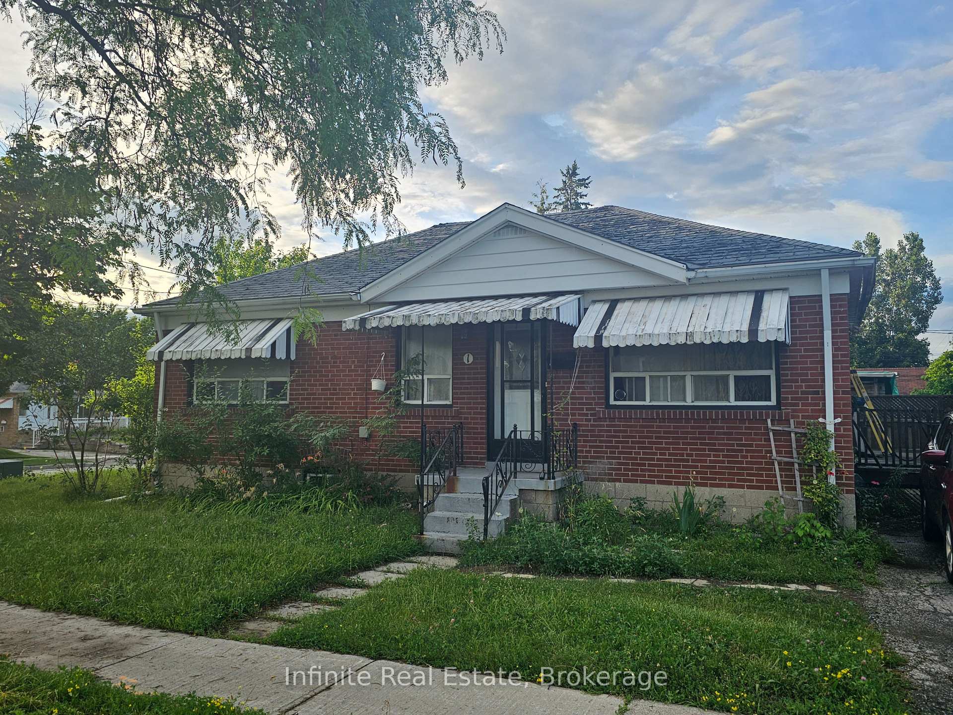 Photo 1 of 1 Leduc Drive, Etobicoke, Rexdale-Kipling — HOMEH
