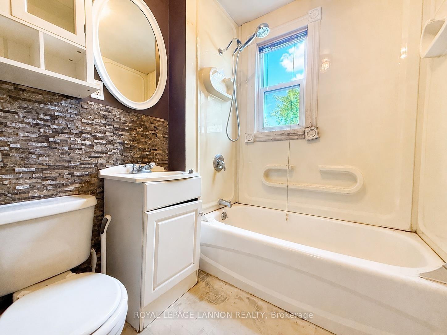 Photo 10 of 160 Bruce Street, Thunder Bay, Shuniah — HOMEH