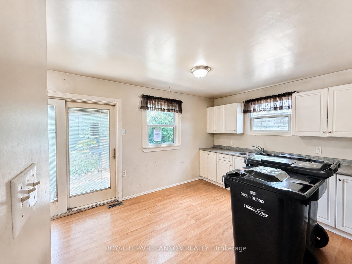 Photo 11 of 160 Bruce Street, Thunder Bay, Shuniah — HOMEH