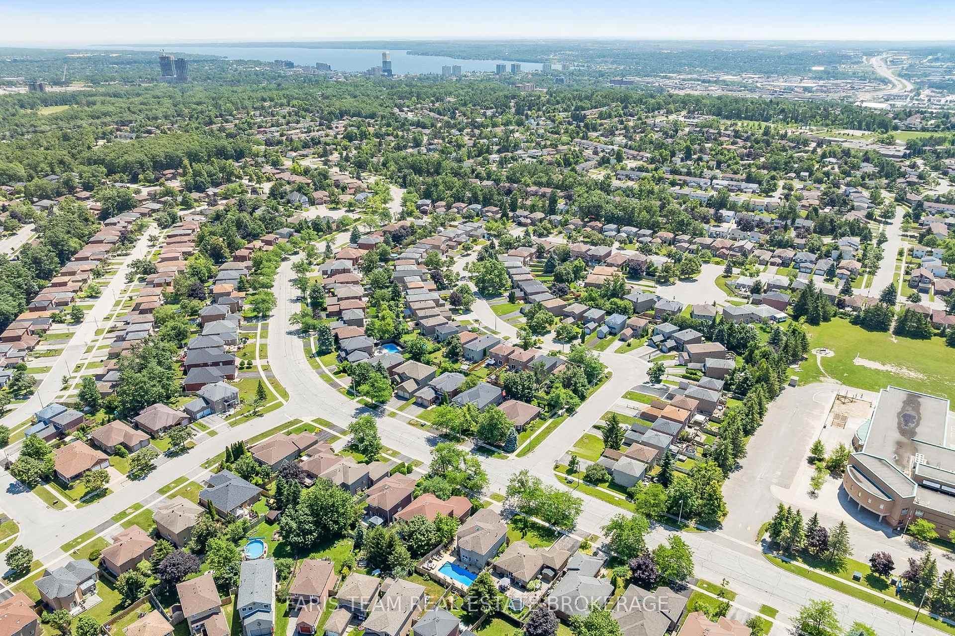 Photo 33 of 359 Cundles Road W, Barrie, Northwest — HOMEH