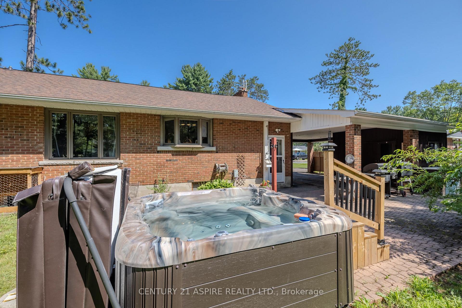 Photo 31 of 20 Kramer Avenue, Petawawa, Petawawa — HOMEH