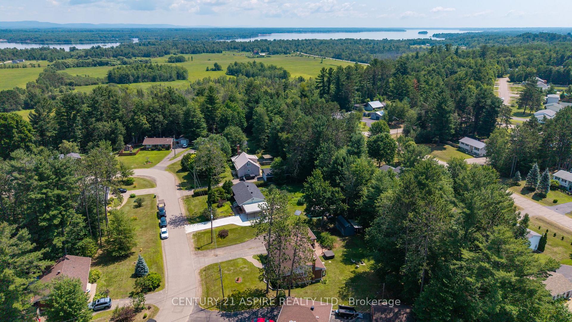 Photo 45 of 20 Kramer Avenue, Petawawa, Petawawa — HOMEH
