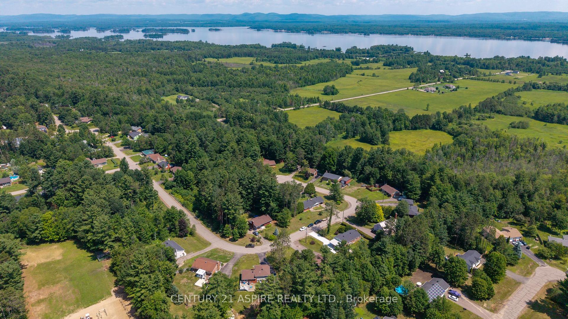 Photo 47 of 20 Kramer Avenue, Petawawa, Petawawa — HOMEH