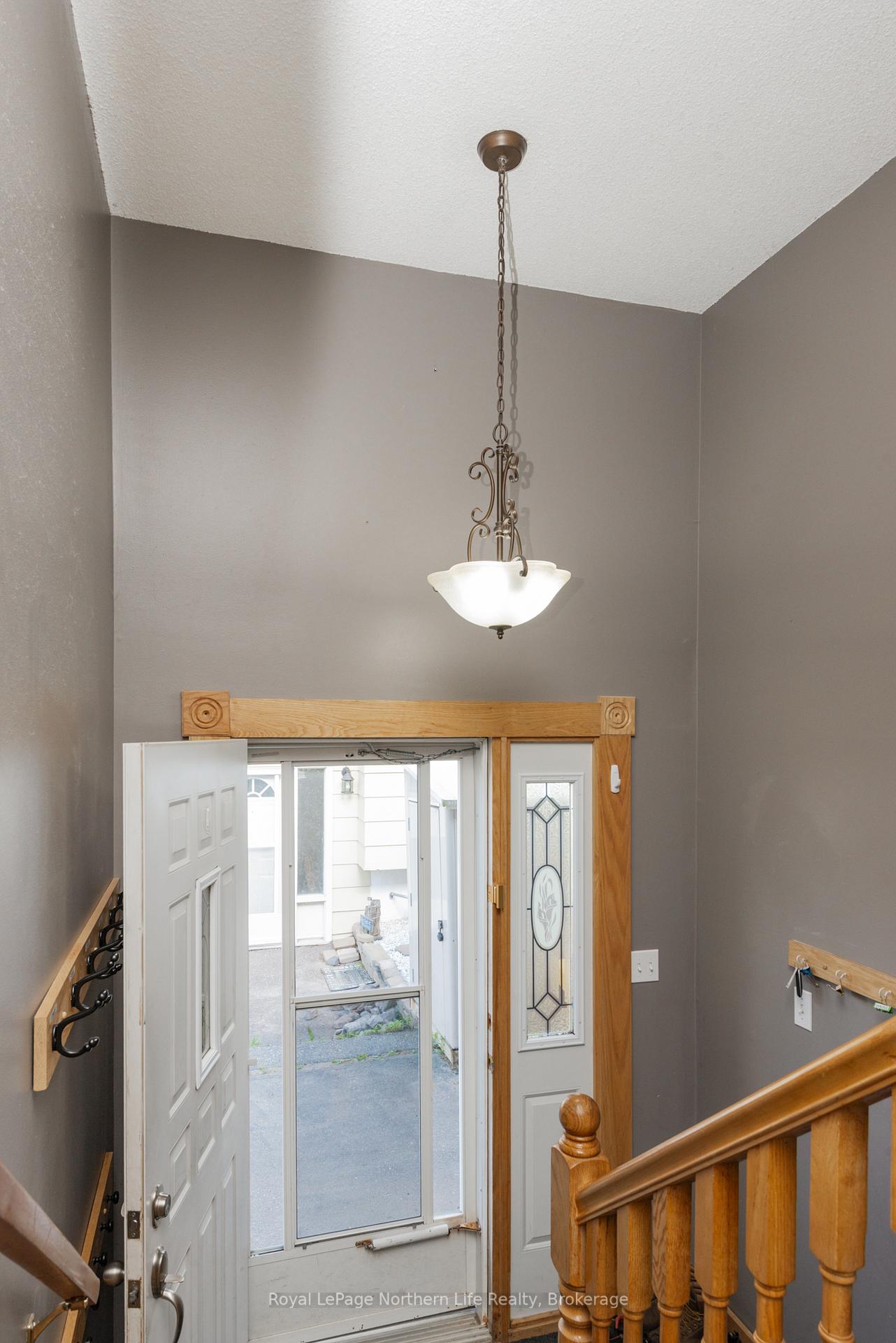 Photo 4 of 325 Gordon Drive, North Bay, Widdifield — HOMEH