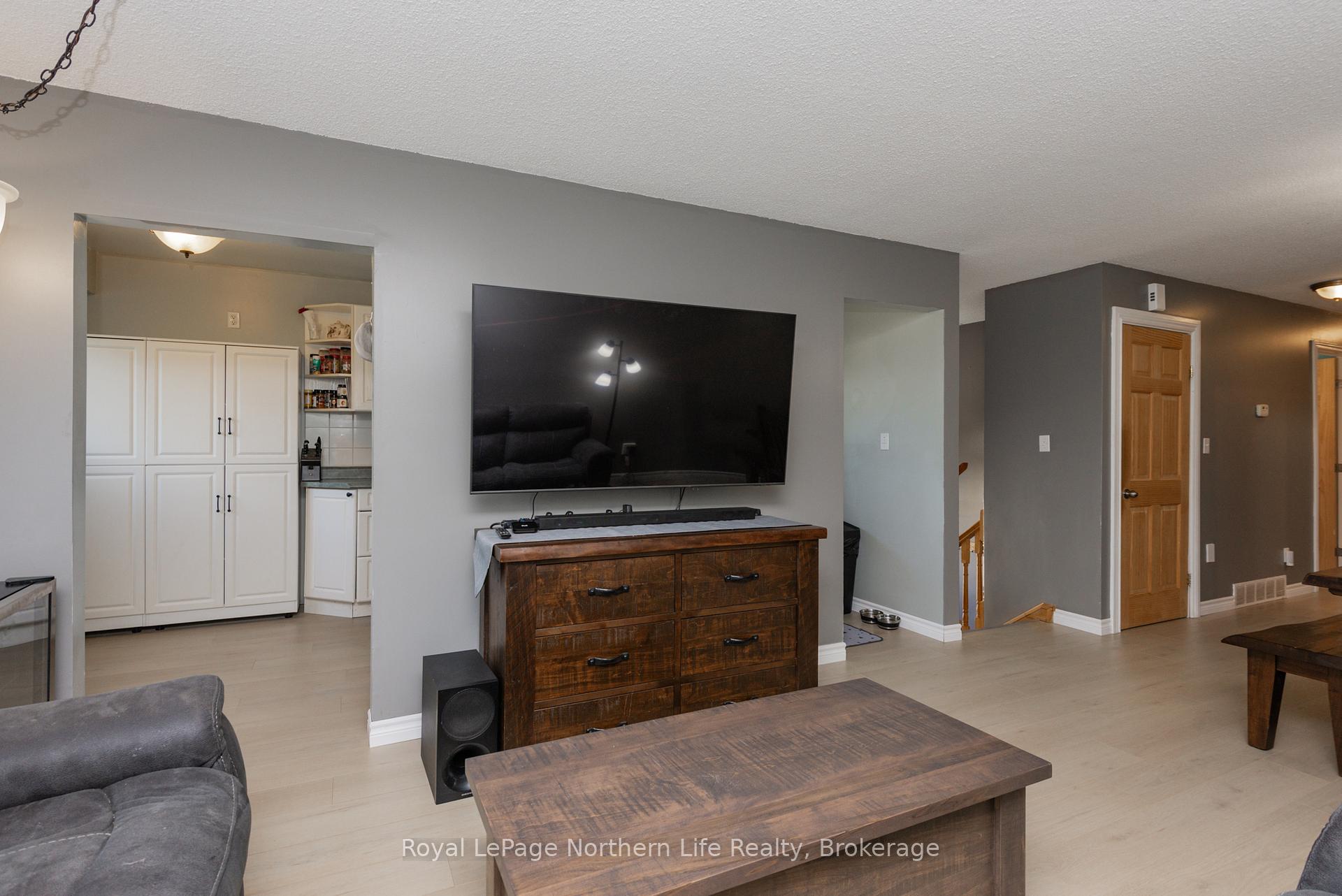 Photo 9 of 325 Gordon Drive, North Bay, Widdifield — HOMEH