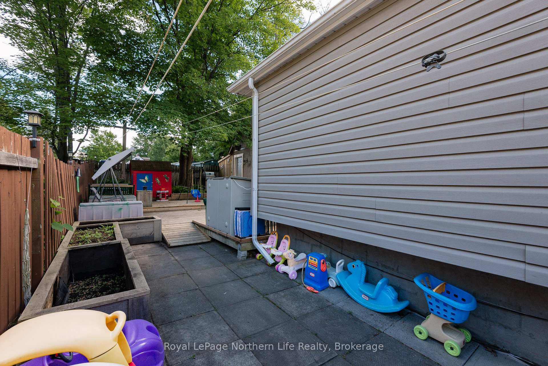 Photo 37 of 325 Gordon Drive, North Bay, Widdifield — HOMEH