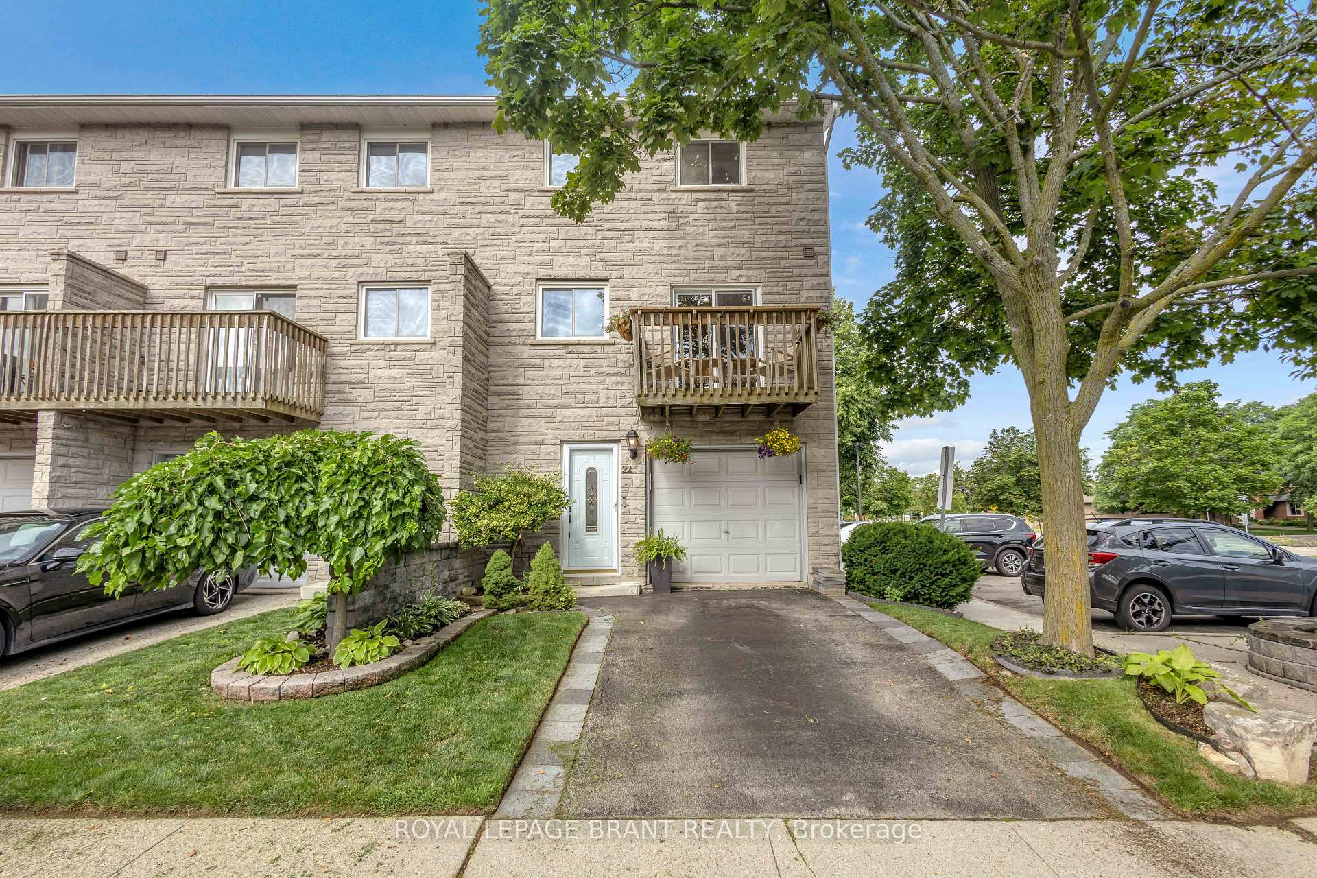 Photo 2 of Unit 22, 1155 Paramount Drive, Hamilton, Stoney Creek Mountain — HOMEH