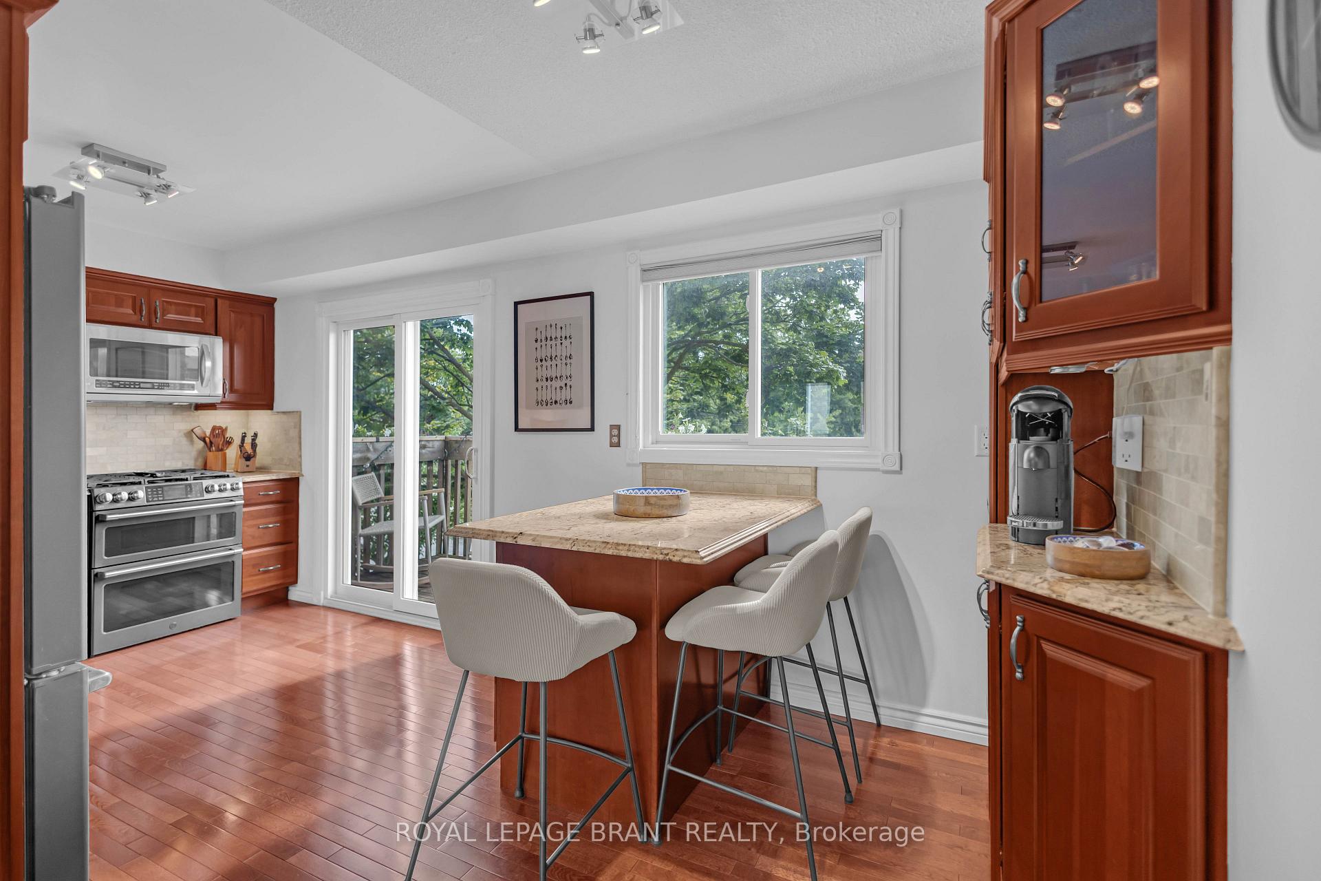 Photo 13 of Unit 22, 1155 Paramount Drive, Hamilton, Stoney Creek Mountain — HOMEH