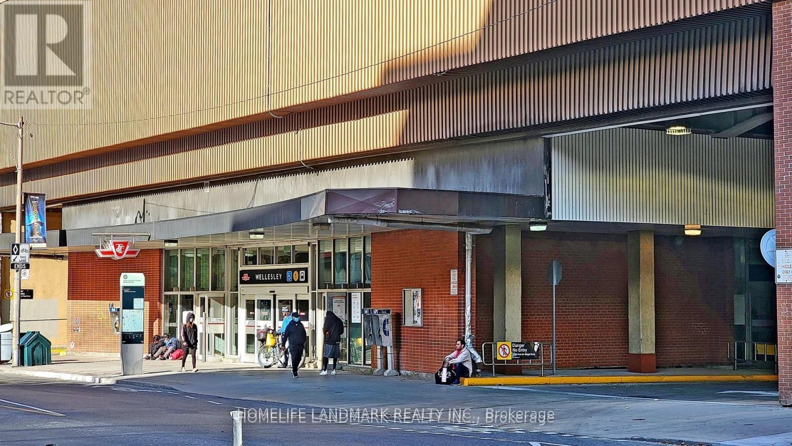 Photo 17 of Unit 1708, 28 Wellesley Street, Toronto, Church-Yonge Corridor — HOMEH