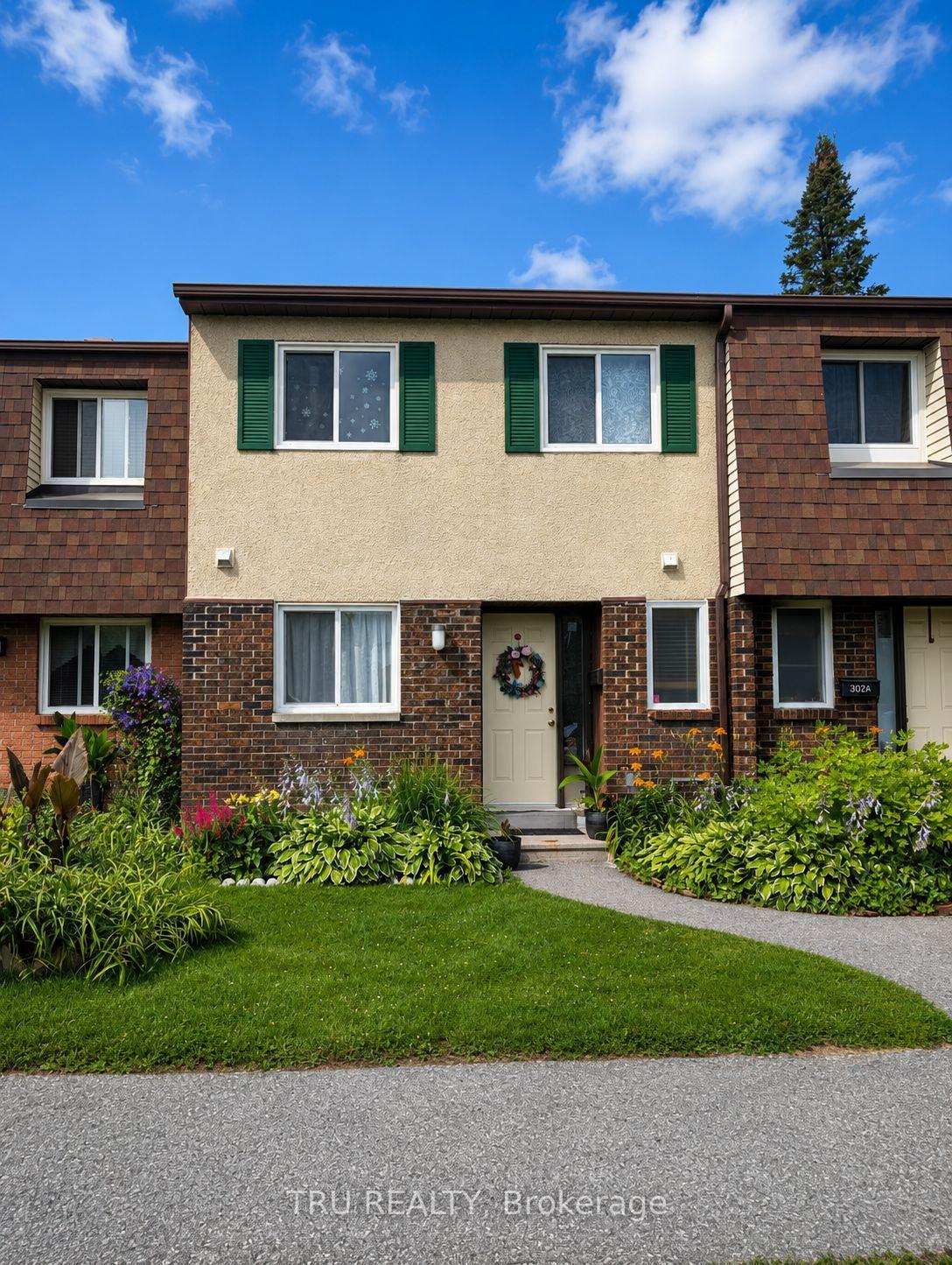 Photo 2 of Unit B, 302 Craig Henry Drive, Ottawa, Craig Henry/Woodvale — HOMEH