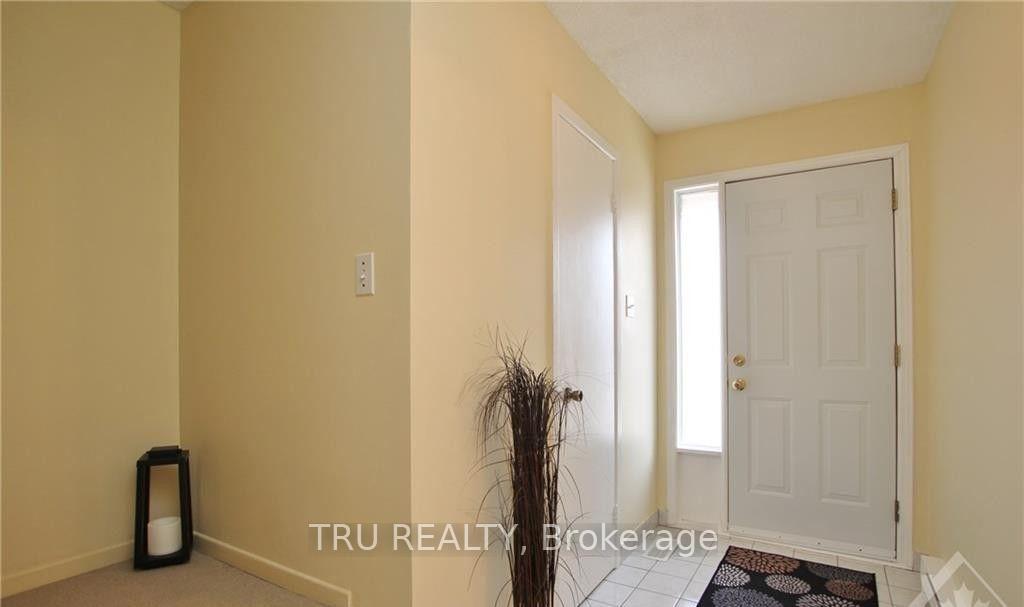 Photo 3 of Unit B, 302 Craig Henry Drive, Ottawa, Craig Henry/Woodvale — HOMEH