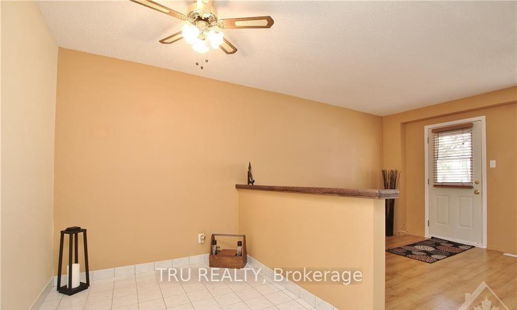 Photo 6 of Unit B, 302 Craig Henry Drive, Ottawa, Craig Henry/Woodvale — HOMEH