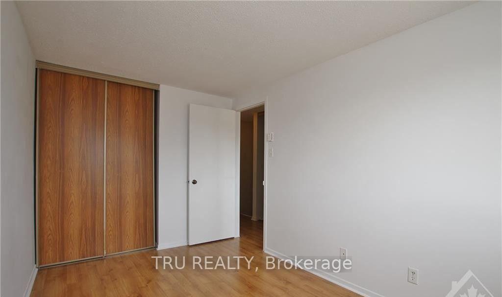 Photo 11 of Unit B, 302 Craig Henry Drive, Ottawa, Craig Henry/Woodvale — HOMEH