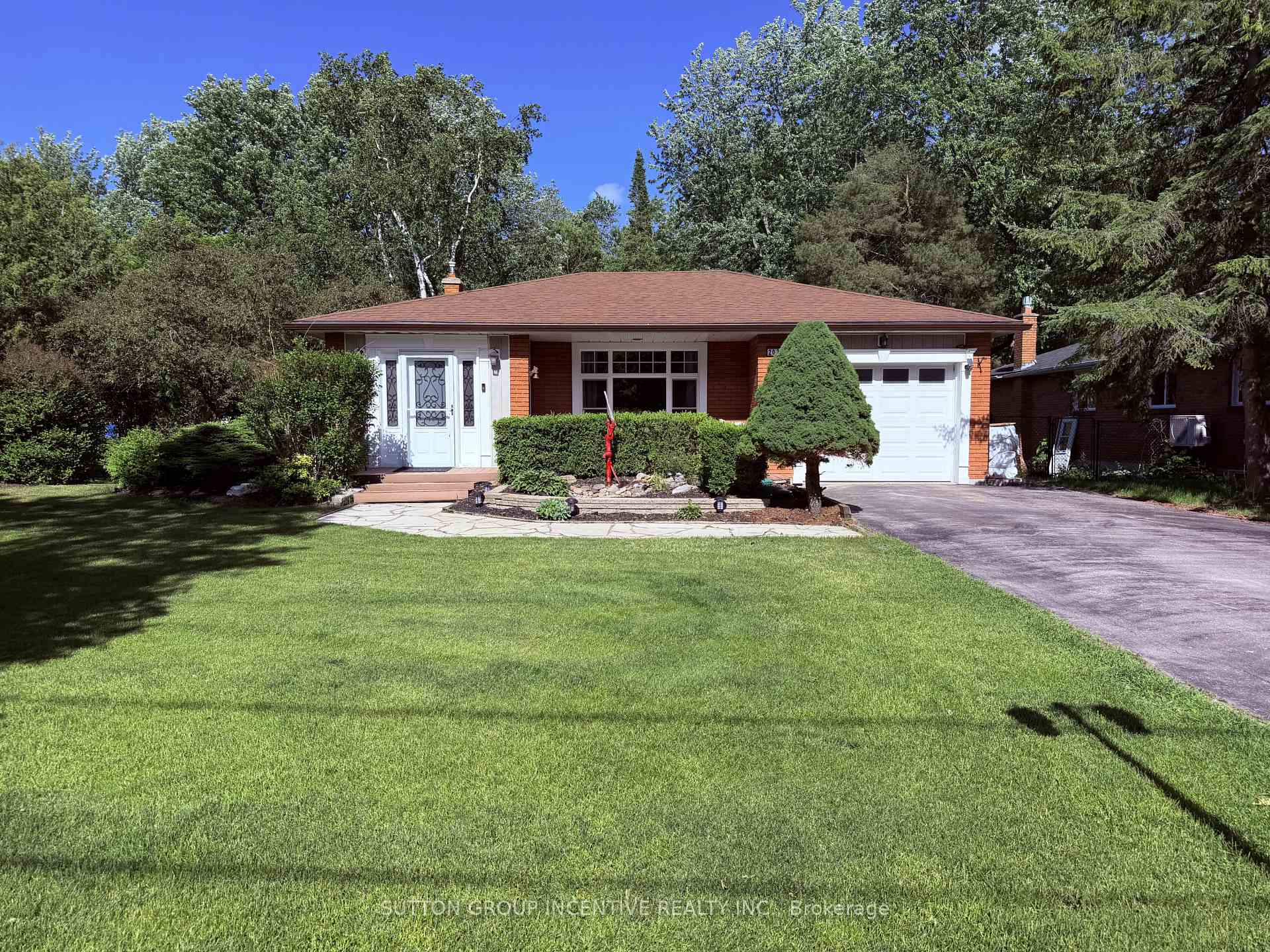 Photo 1 of 2035 Craig Road, Innisfil, Alcona — HOMEH