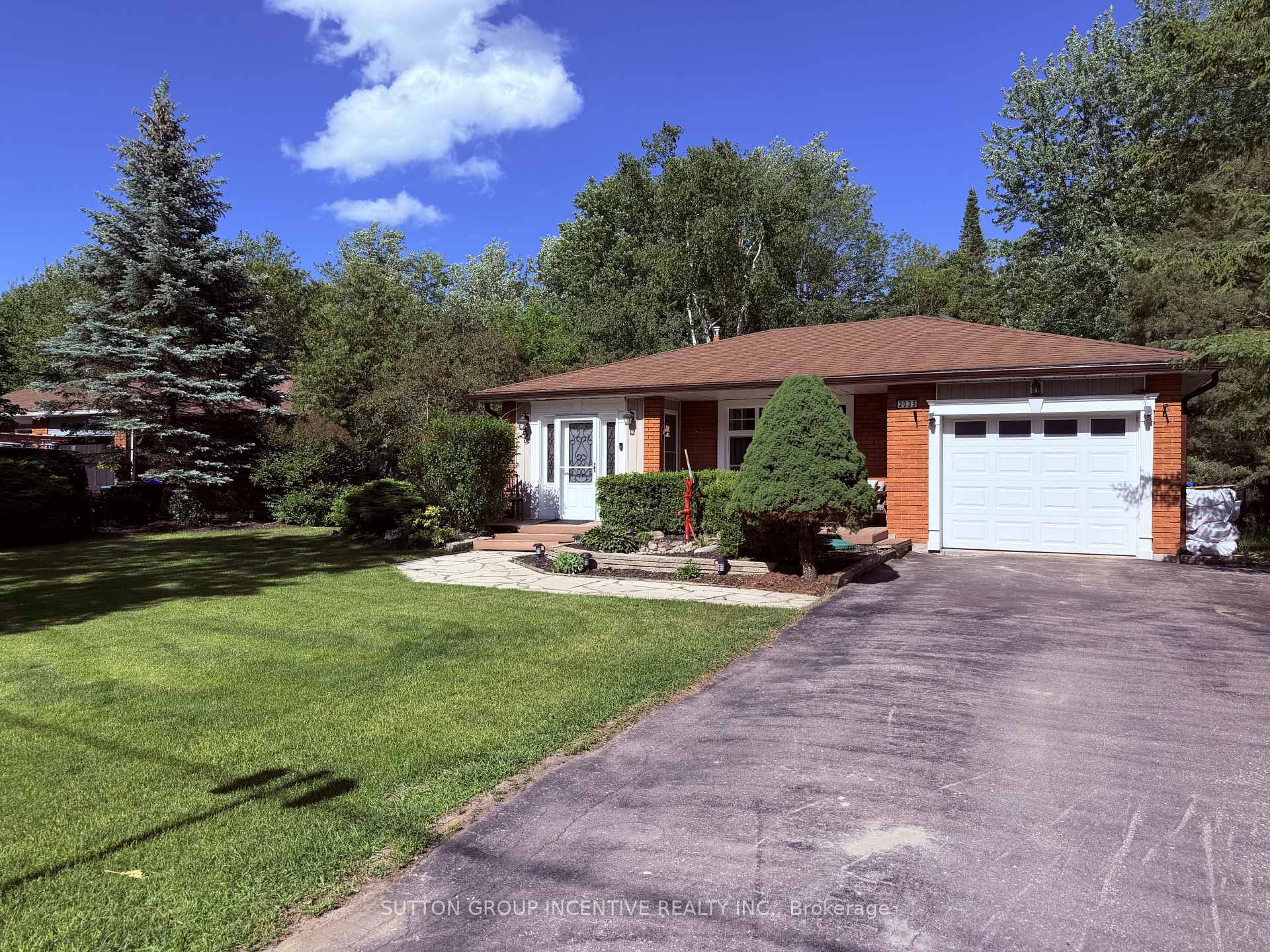 Photo 2 of 2035 Craig Road, Innisfil, Alcona — HOMEH