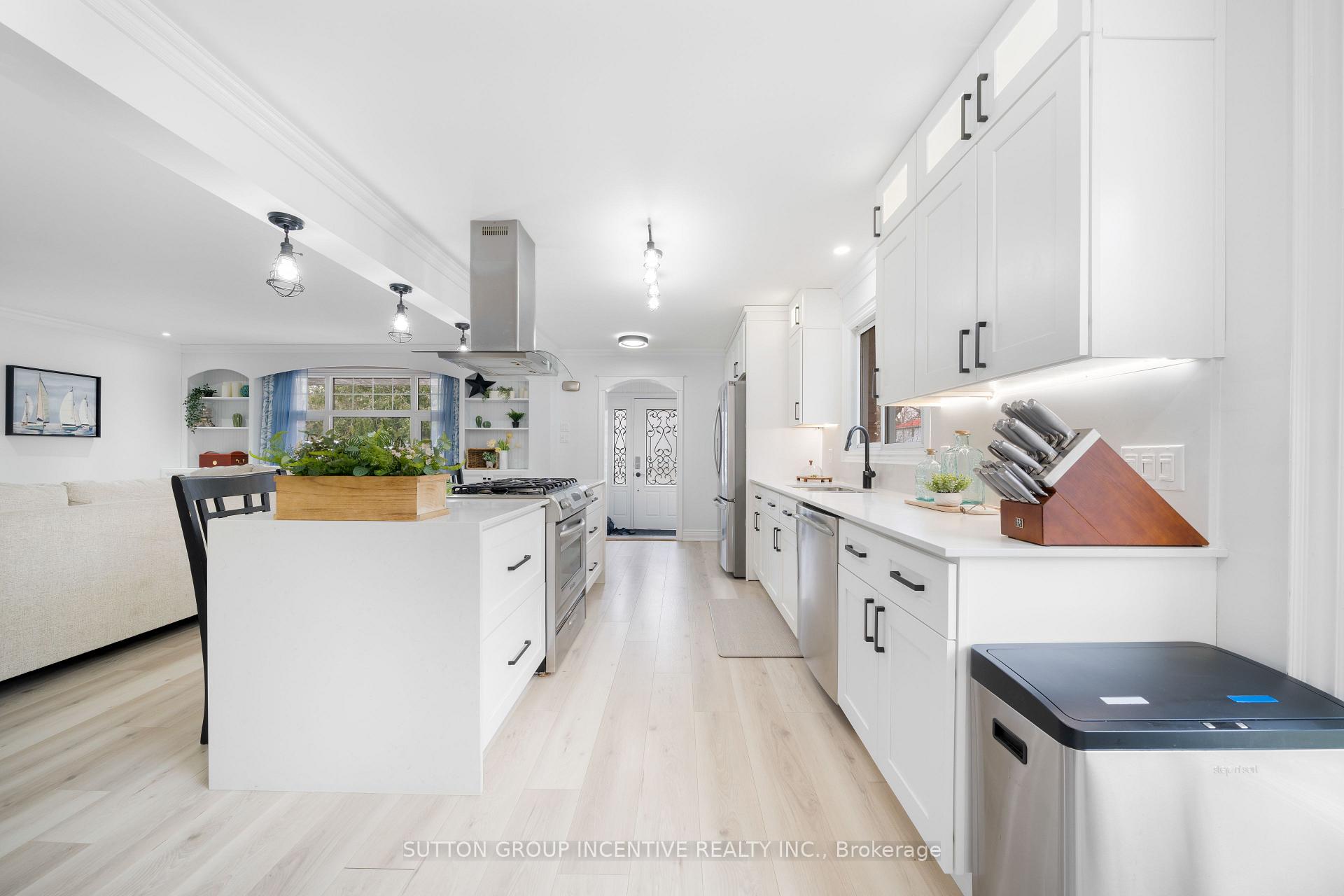 Photo 7 of 2035 Craig Road, Innisfil, Alcona — HOMEH