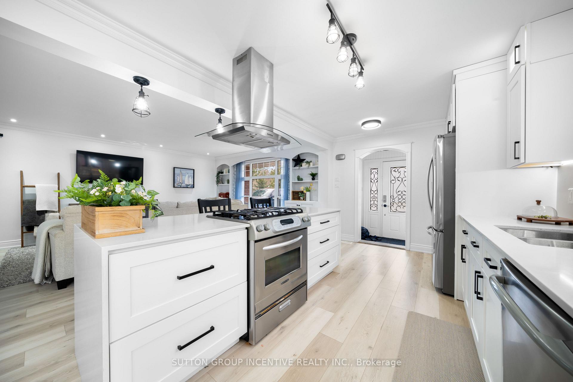 Photo 8 of 2035 Craig Road, Innisfil, Alcona — HOMEH