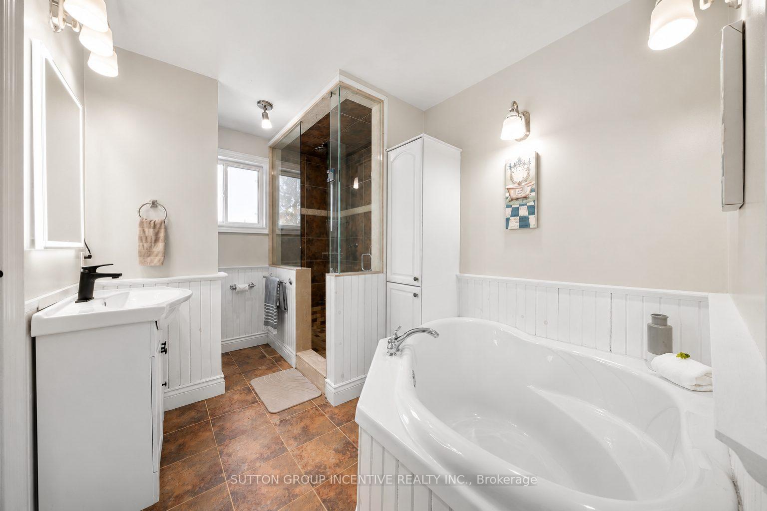 Photo 18 of 2035 Craig Road, Innisfil, Alcona — HOMEH