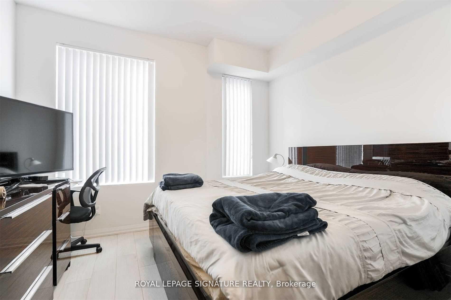 Photo 3 of Unit Th12, 1010 Portage Parkway, Vaughan, Concord — HOMEH