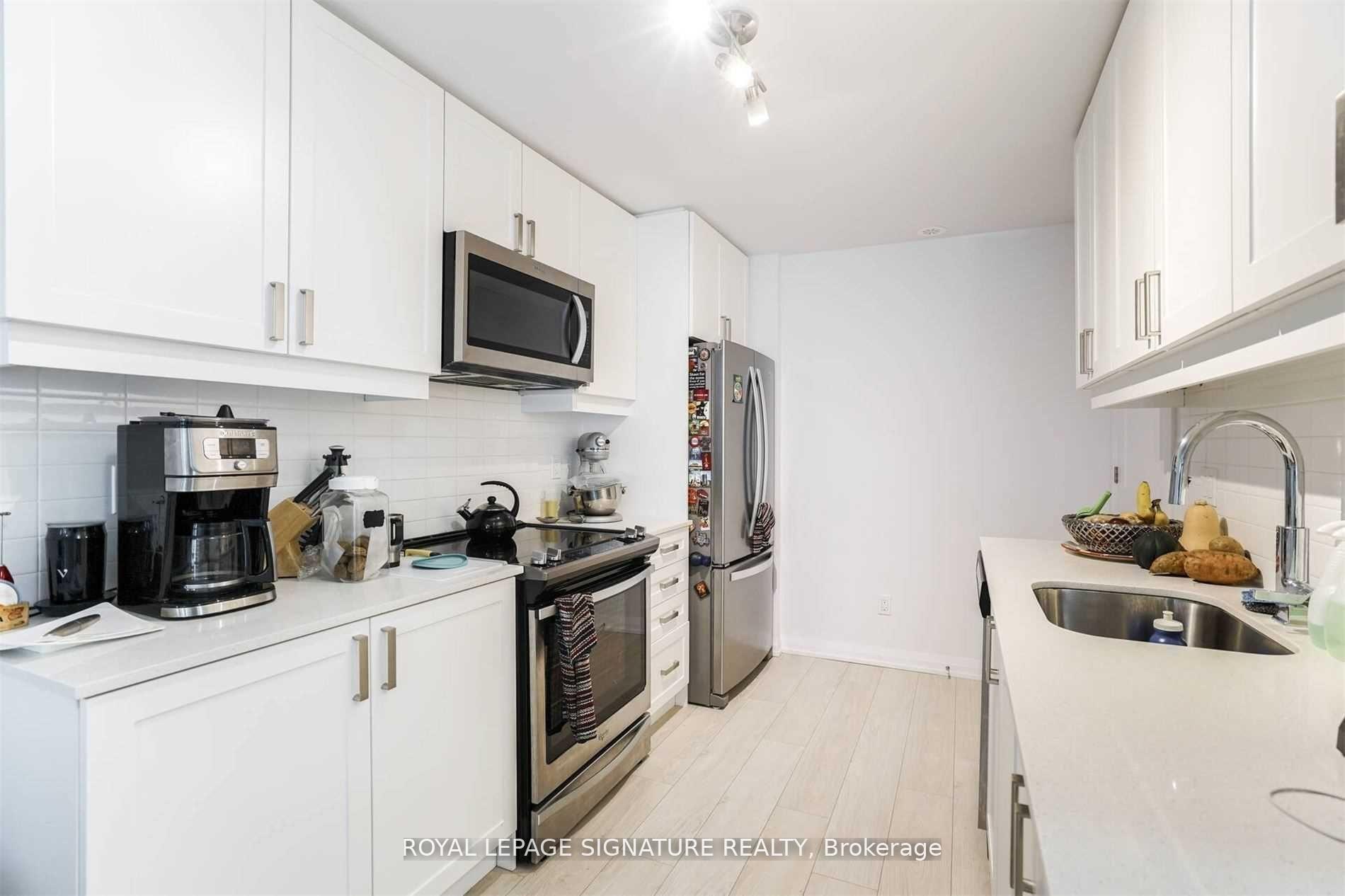 Photo 10 of Unit Th12, 1010 Portage Parkway, Vaughan, Concord — HOMEH